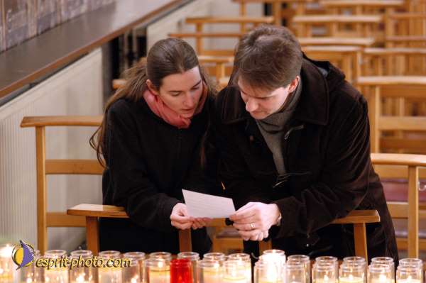 Nom de l'image : Priere_Couple_D1111596-01 — Description :