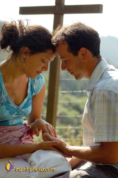 Nom de l'image : Priere_Couple_D1154979-01 — Description :