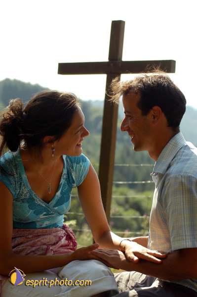 Nom de l'image : Priere_Couple_D1154982-01 — Description :