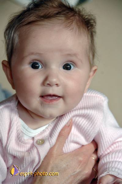 Nom de l'image : Bebe_0-6_Mois_E2067380_1 — Description :