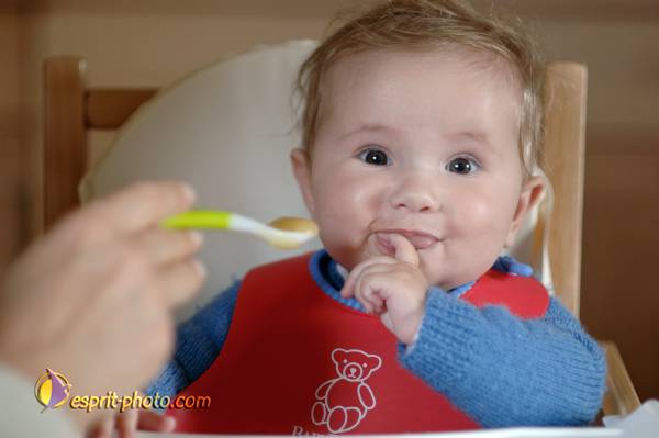 Nom de l'image : Bebe_0-6_Mois_E2067604_1 — Description :