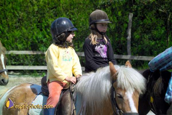 Nom de l'image : Enfant_Animaux_K1000975-01 — Description :