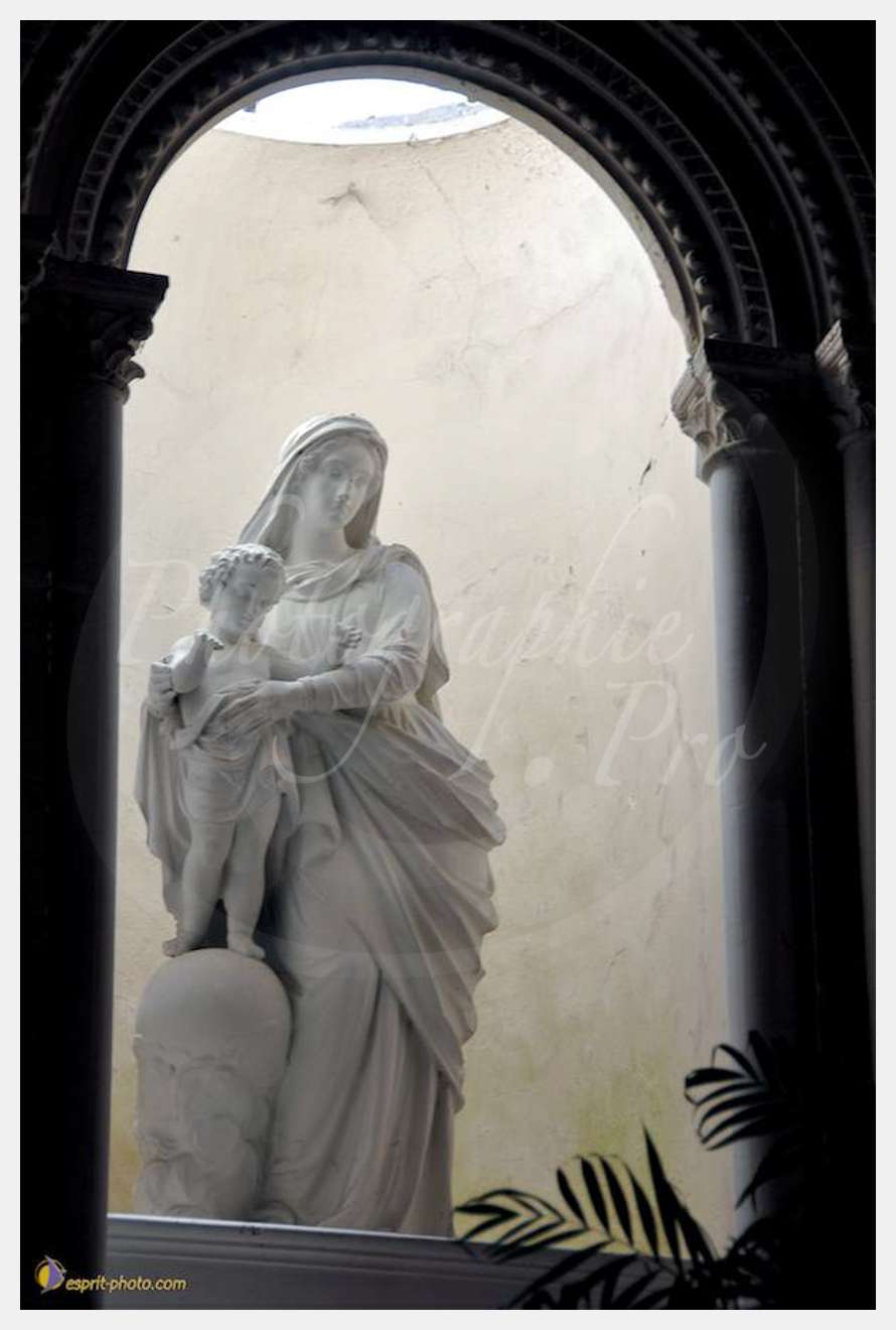 Nom de l'image : E2067268_1 — Description :