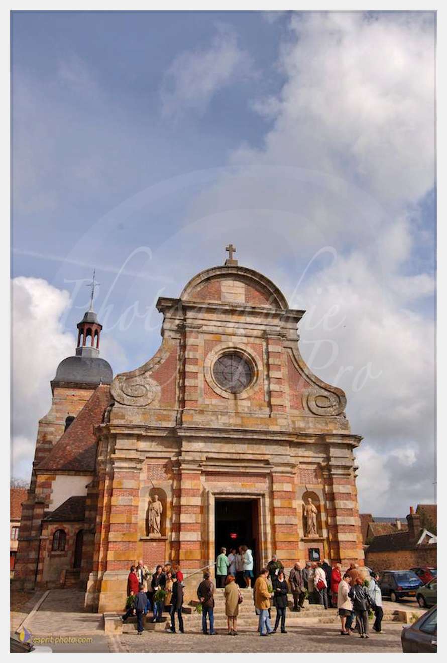 Nom de l'image : D2146145_1 — Description :  Sortie de messe - La FertE? Vidamme