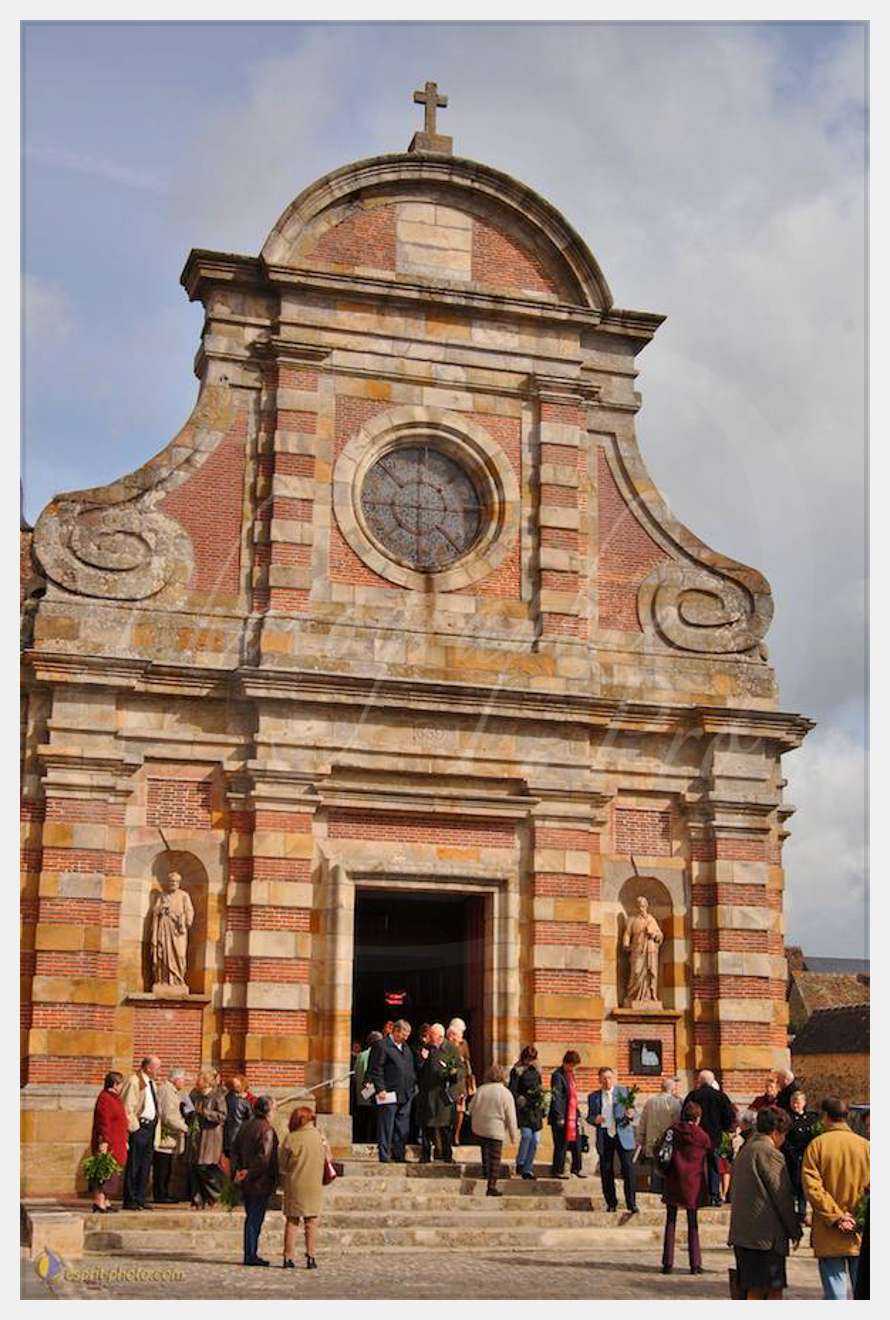 Nom de l'image : D2146149_1 — Description :  Sortie de messe - La FertE? Vidamme