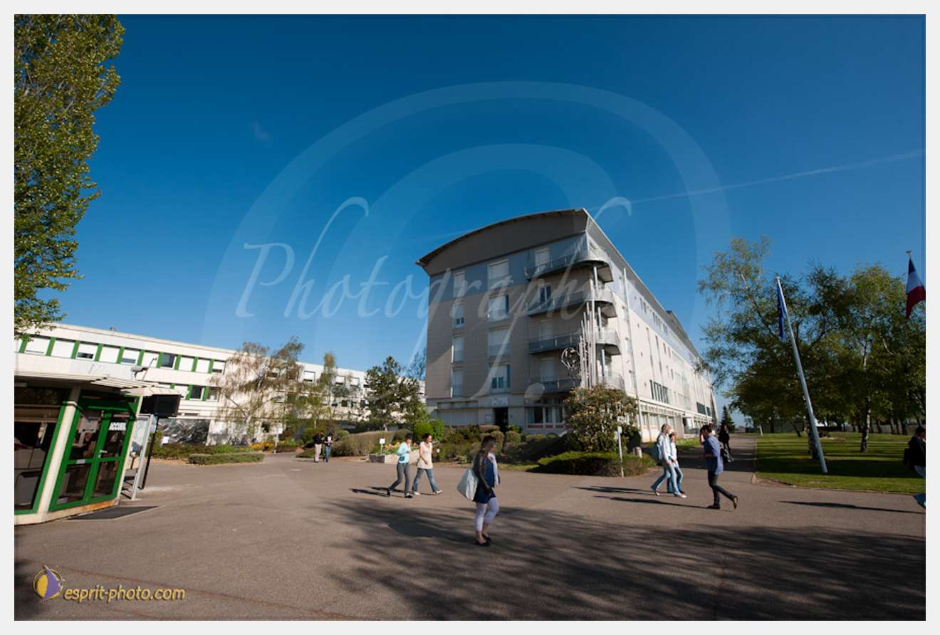 Nom de l'image : D30102033a.com — Description :