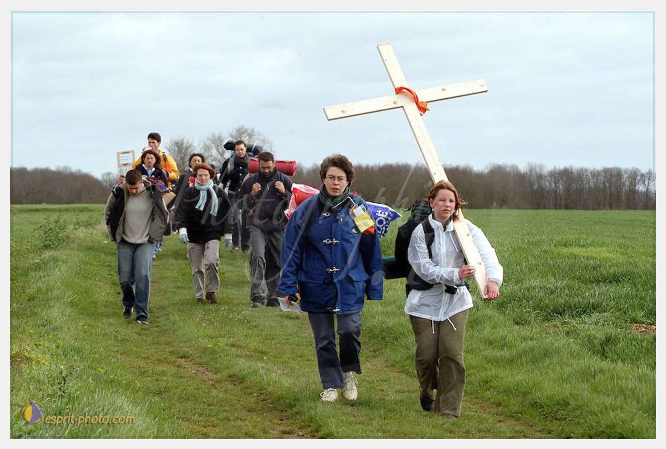 Nom de l'image : D1120159-01 — Description :  PE?lerinage de Chartres 2004