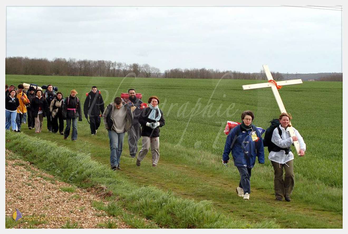 Nom de l'image : D1120162-01 — Description :  PE?lerinage de Chartres 2004