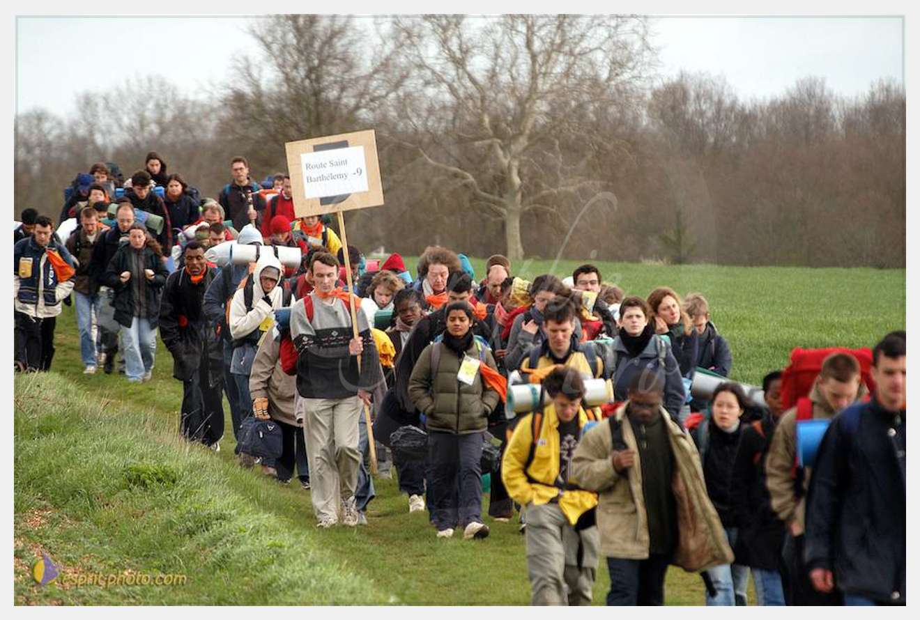 Nom de l'image : D1120163-01 — Description :  PE?lerinage de Chartres 2004