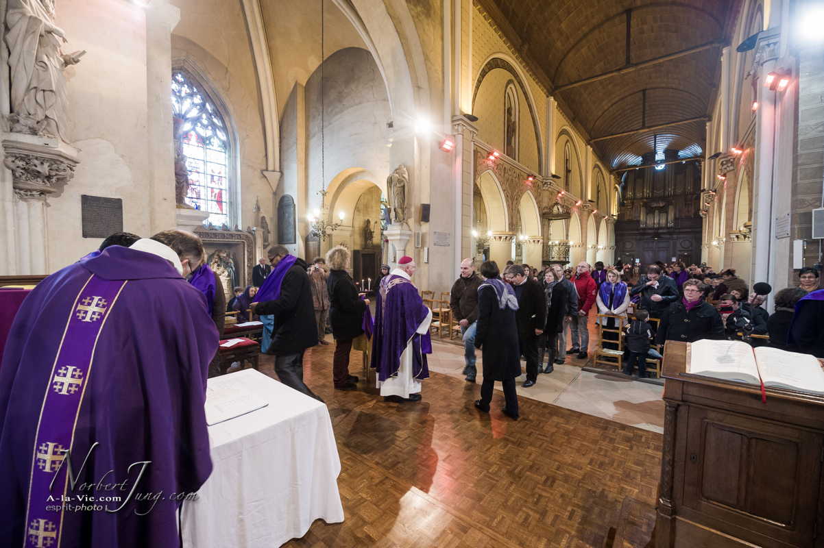 Nom de l'image : Messe-de-cloture-et-appel-decicif-des-Catecumen-a-la-Madeleine_2013-02-17__(c)Norbert-Jung.com_D3s096879 — Description :