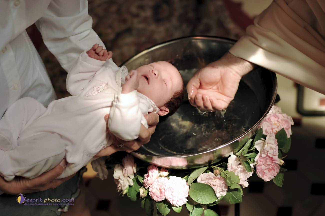 Nom de l'image : D2226436_1_c_Photographie.Pro — Description :  Baptême de bébé