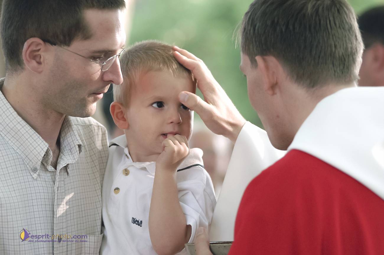 Nom de l'image : D1052502-01_c_Photographie.Pro — Description :  La Castille - Cté EUCHARISTEIN - Engagements communautaire de fr